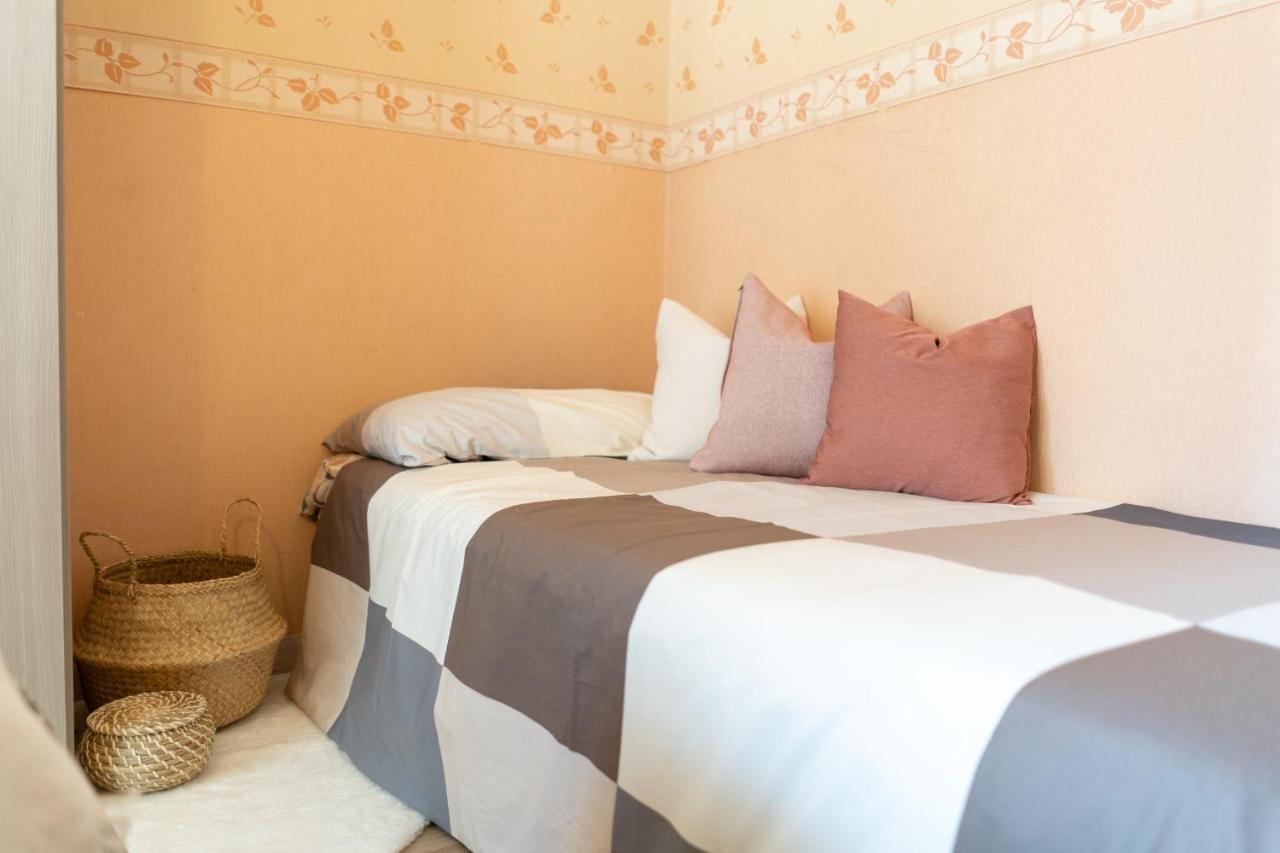 Pietra Ligure Downtown Convenience -Free Parking Apartment Екстериор снимка