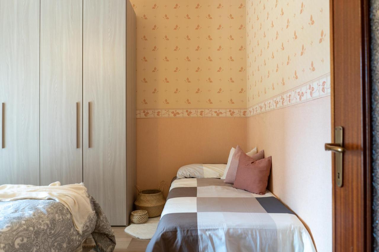 Pietra Ligure Downtown Convenience -Free Parking Apartment Екстериор снимка