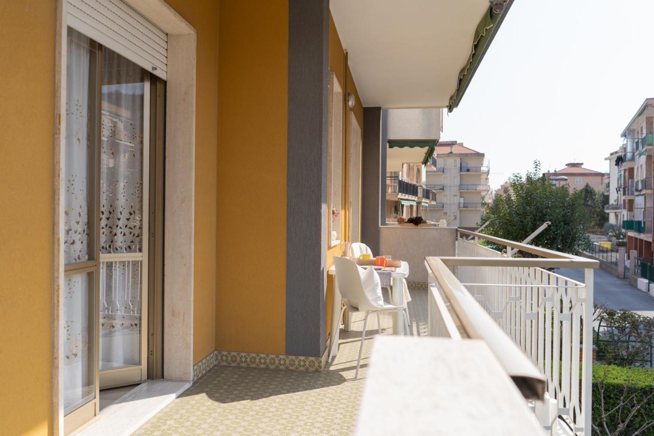 Pietra Ligure Downtown Convenience -Free Parking Apartment Екстериор снимка