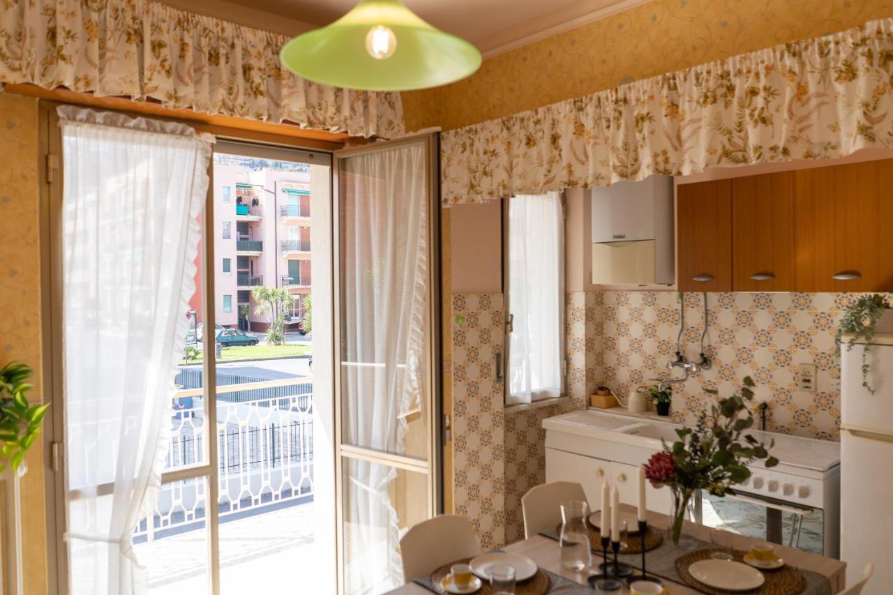 Pietra Ligure Downtown Convenience -Free Parking Apartment Екстериор снимка